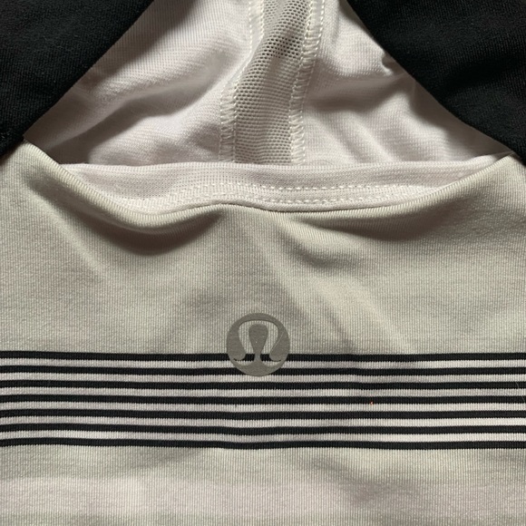 EUC 🍋 Lululemon Run Fast Track White Black Tank Top - Picture 7 of 7